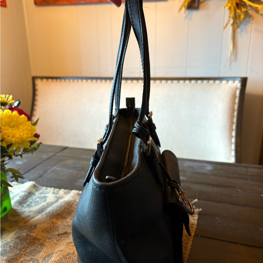 Michael Kors Black Shoulder Bag - Picture 3 of 12